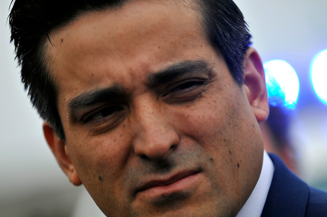 Peñailillo sale a golpear a Piñera y le enrostra haber «destruido las instituciones»