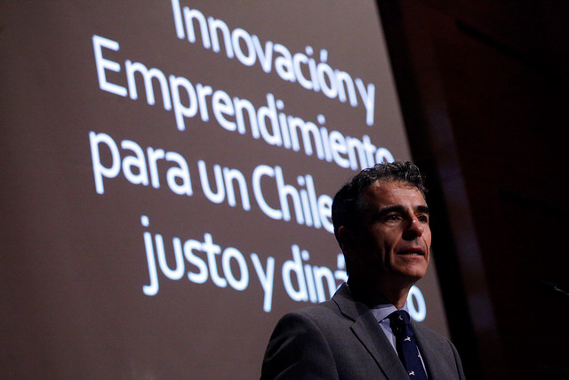 Velasco arremete contra Piñera y dice que su gobierno «no hizo reformas estructurales que aumentaran la productividad»