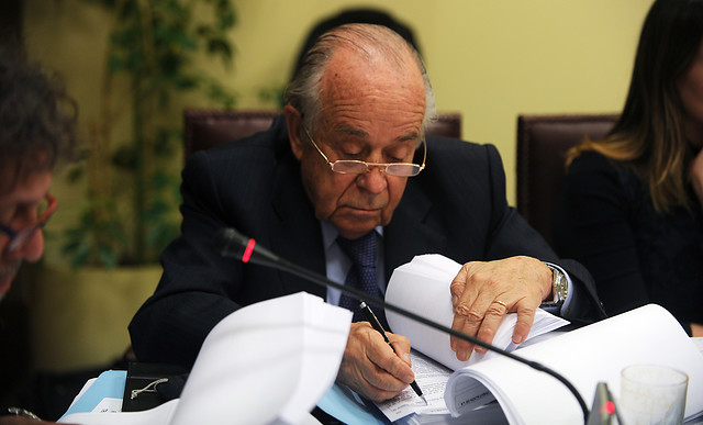 Zaldívar (DC) propone «marcha blanca» para adecuar sistema tributario