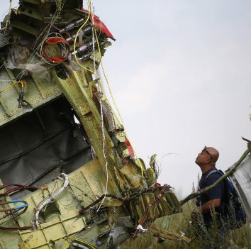 Ucrania: vuelo MH17 fue golpeado por «numerosos objetos»