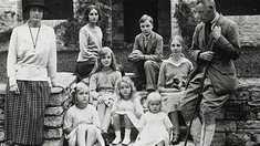 La fascinante historia de las seis hermanas aristócratas Mitford