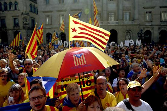 Cataluña firma decreto para consulta soberana de autodeterminación