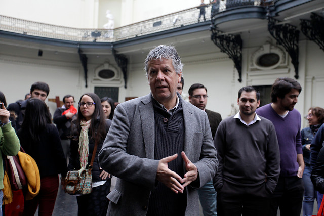 Ex líderes estudiantiles dan espaldarazo a Eyzaguirre y le piden no ceder ante la derecha en Reforma Educacional