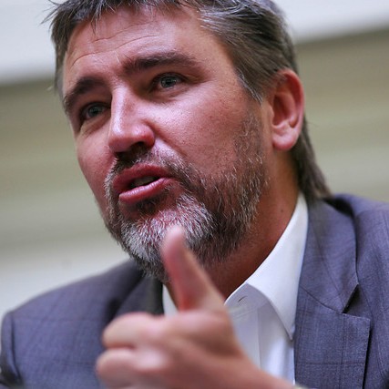 Rossi (PS): «La selección en los colegios va a persistir»