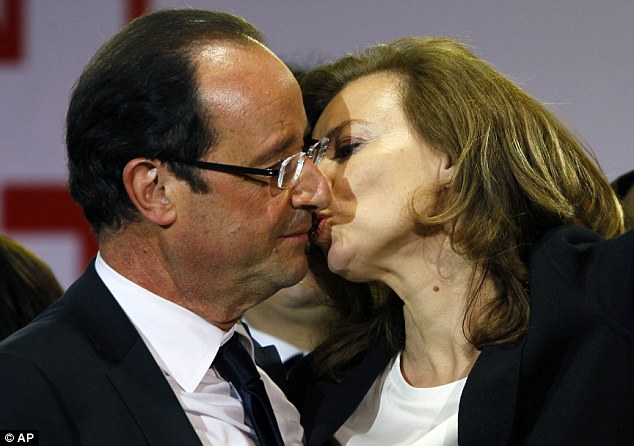 Ex primera dama francesa dice que Hollande detesta a los pobres en un libro que cuenta todo