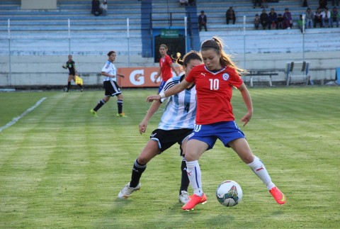 La ‘Roja’ femenina logró valioso triunfo sobre Argentina en su estreno en la Copa América