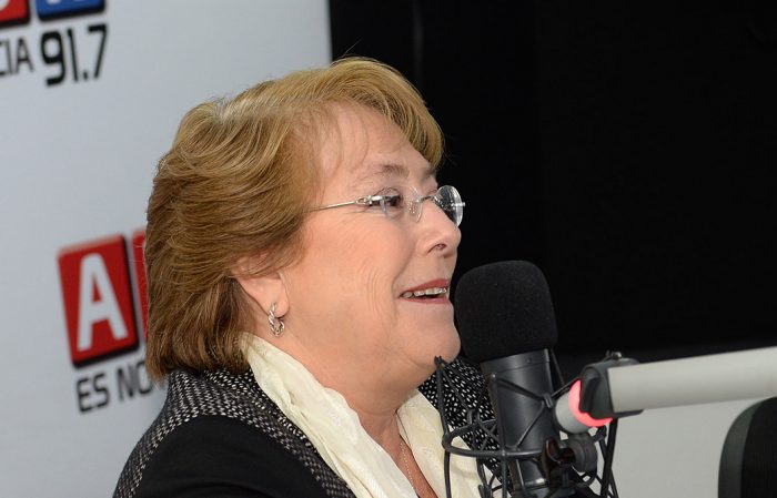 Bachelet sobre Adimark: «Parte de este estado anímico que se refleja en las encuestas tiene que ver con este período de desaceleración económica»