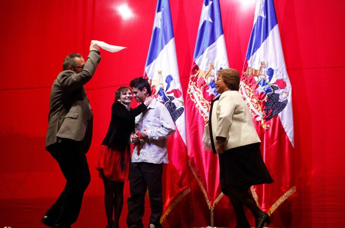 Bachelet y alcaldesa Tohá dan inicio a celebraciones del Parque O’Higgins bailando cueca con sus hijos