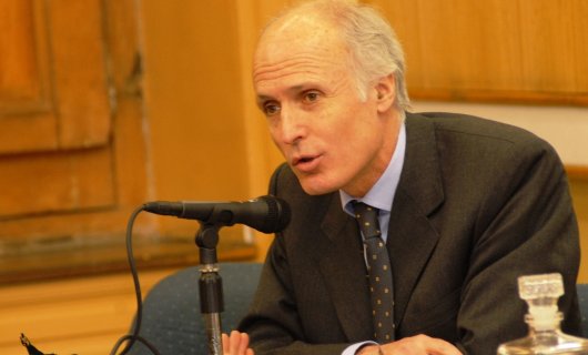 Las críticas internas que cercan a Cristián Cox en la Facultad de Educación de la UC