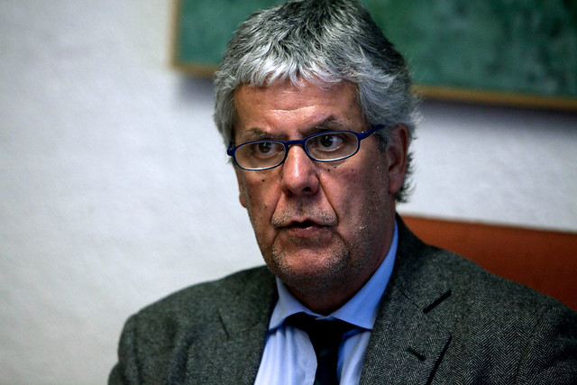 Funcionarios de la U. Arcis emplazan al Mineduc y al PC por crisis en la casa de estudios