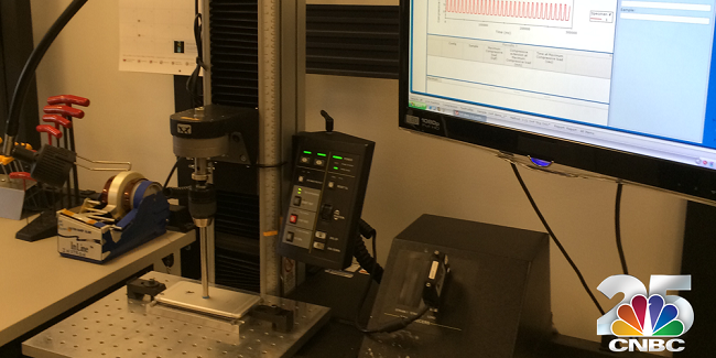 Fueron a cuartel de Apple a desmentir desperfecto de Iphone 6 y descubren que usan Windows XP