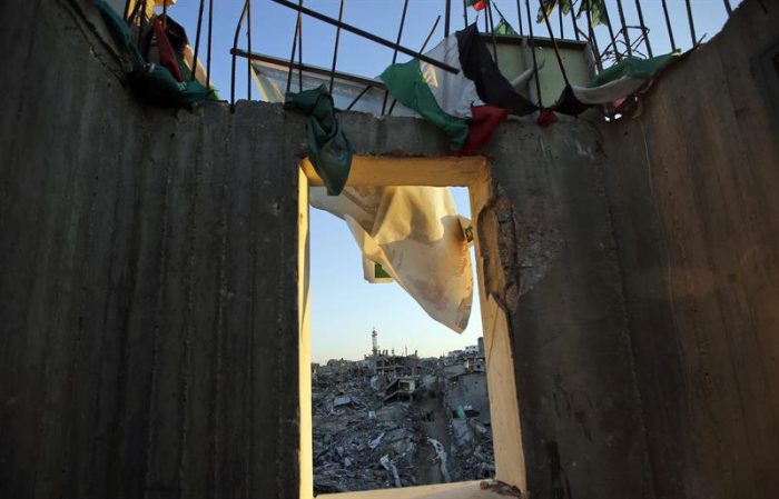 Miles de palestinos huyen de Gaza por los túneles con la esperanza puesta en Europa