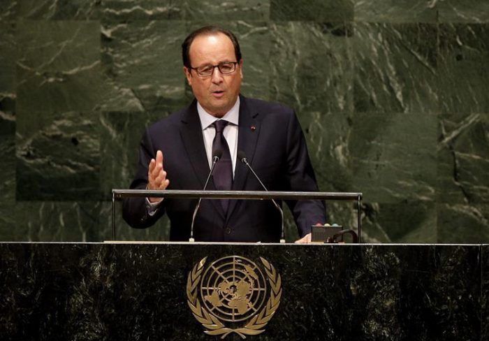 Hollande confirma asesinato de francés a manos de yihadistas y afirma que su país nunca cederá al chantaje