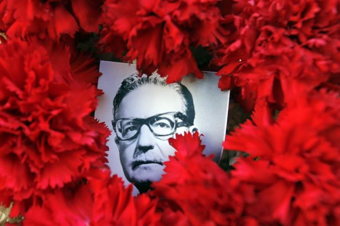 Bachelet en homenaje a Allende: «Basta ya de esperas dolorosas y de silencios injustificados»