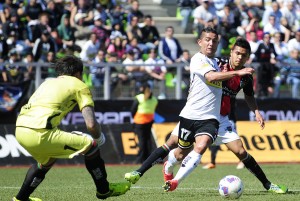 Colo Colo derrotó a Palestino y alcanza momentáneamente a la ‘U’ en la punta del Apertura