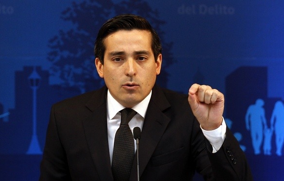 Peñailillo confirma viaje a España para conocer trabajo de inteligencia y combate al terrorismo