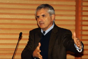 Tironi dice que el discurso ocupado por el gobierno «recuerda un poquito lo que fue la ‘nueva forma de gobernar’ de Piñera».