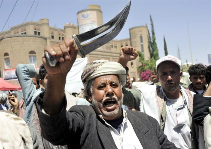 Recuperan 200 cadáveres en la capital de Yemen tras los enfrentamientos de esta semana