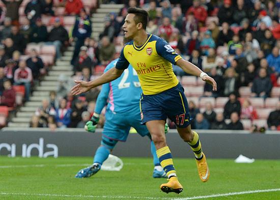 Alexis Sánchez sigue brillando al marcar doblete en victoria de Arsenal en Premier League