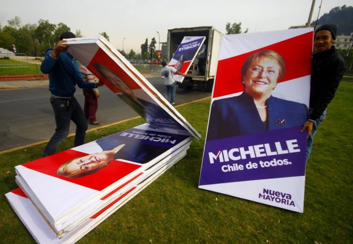 Las boletas de campaña de Bachelet que la relacionan con el origen del Pentagate