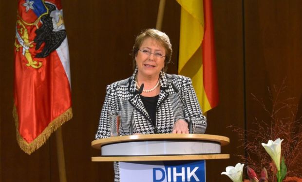 Bachelet aprovecha foro minero en Berlín para calmar a inversionistas: «Mi gobierno ha tomado medidas»
