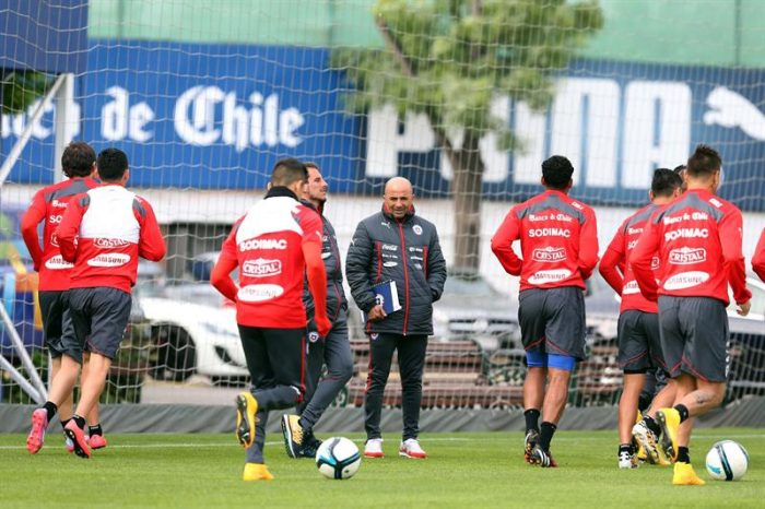 Chile y Perú se topan en partido que más que amistoso es un clásico