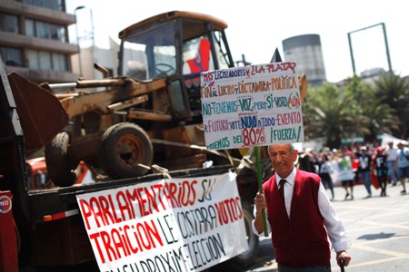 Masiva marcha de la Confepa contra la reforma educacional