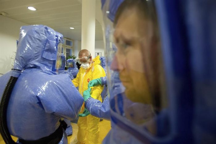 La OMS advierte que en diciembre podrían registrarse hasta 10 mil casos de ébola por semana