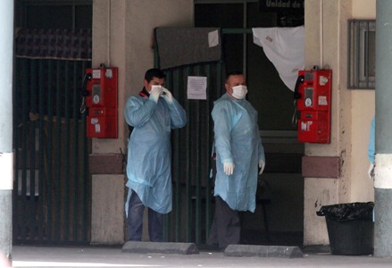 Minsal activa protocolo de emergencia en el Barros Lucos ante posible caso de ébola