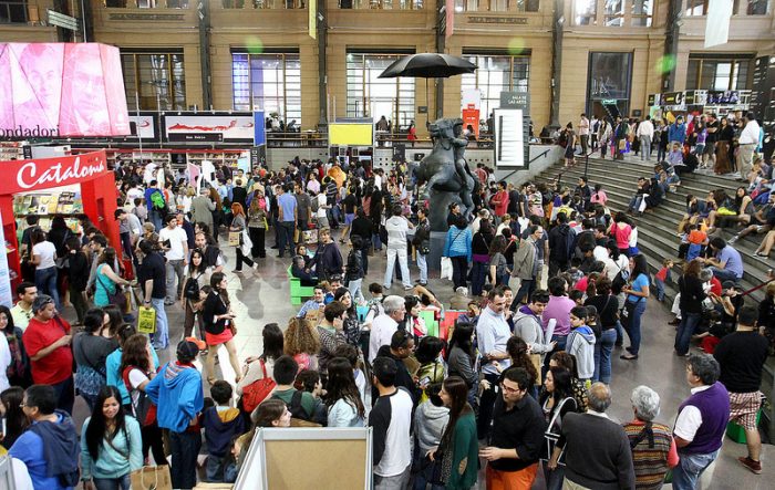 Con el slogan «Santiago está lleno de autores» Filsa 2014 lanza su programación