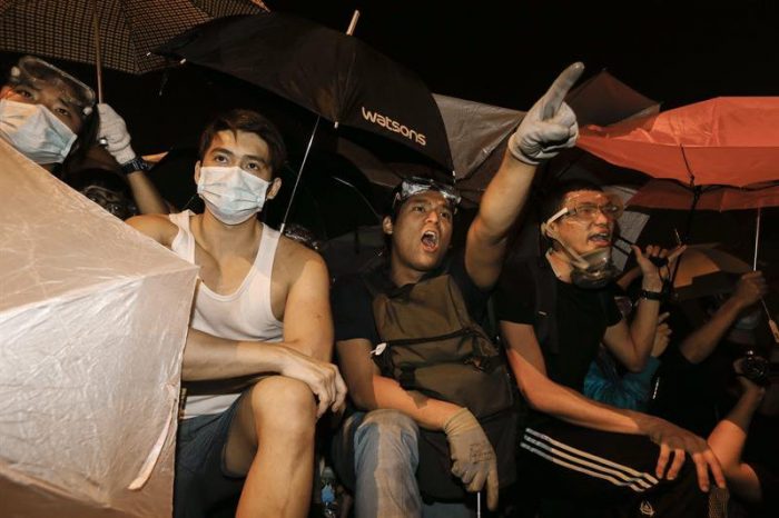 Gobierno de Hong Kong pide diálogo a los estudiantes sin ofrecer mejoras democráticas