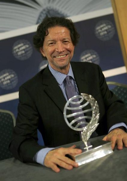 El escritor mexicano Jorge Zepeda gana el 63 Premio Planeta