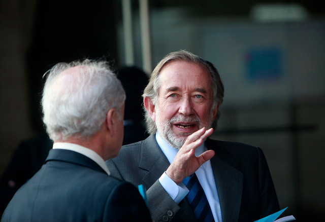 Ni Jovino Novoa se salva: PDI realiza diligencias en la oficina del mandamás de la UDI