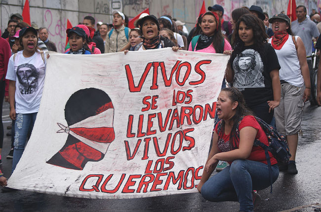 Confech y RD expresan su repudio ante el caso de los 43 estudiantes normalistas mexicanos