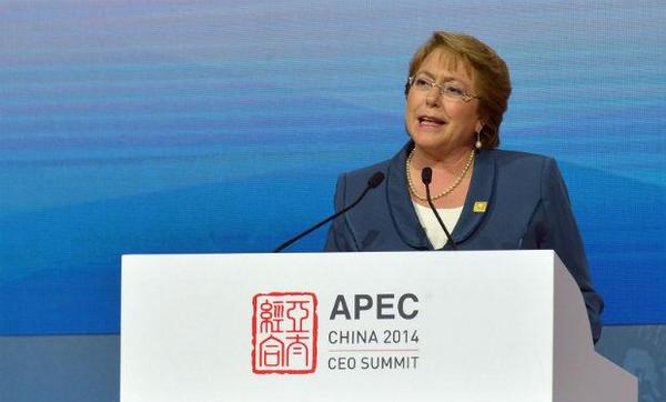 Bachelet defiende sus reformas en la APEC y dice que estas llevarán «hacia más desarrollo»