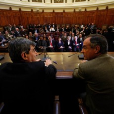 Escalona se pone traje oficialista y critica voltereta de Walker sobre dichos de Pérez Yoma
