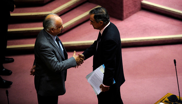 Teillier da por zanjada polémica con la DC y sobre eventual cambio de gabinete dice «un partido puede pedirlo pero es decisión de la Presidenta»