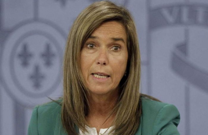 Ministra de salud española dimite por caso de corrupción