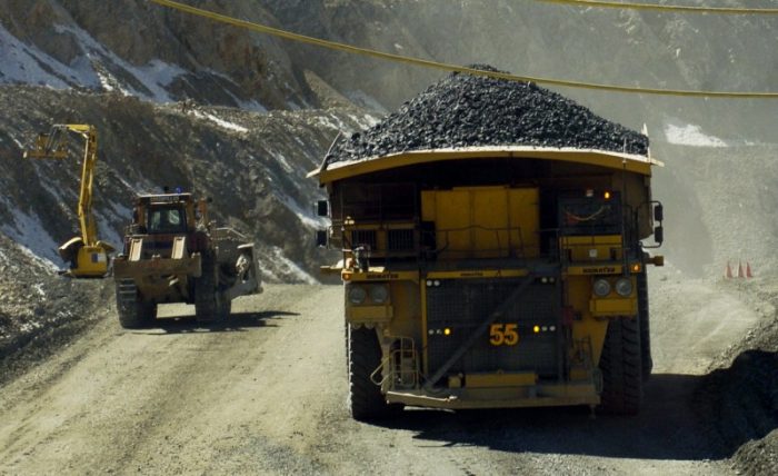 Sigue la ola de recortes en la minería: Entre 120 y 140 supervisores de Anglo American serán despedidos