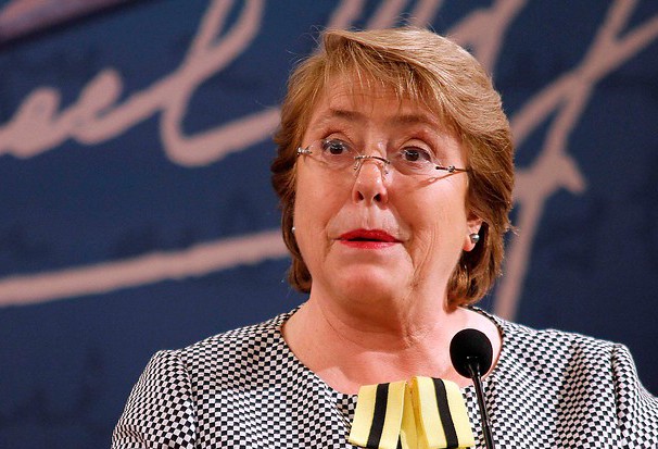 Encuesta Adimark:  Por primera vez desaprobación de Bachelet supera la aprobación