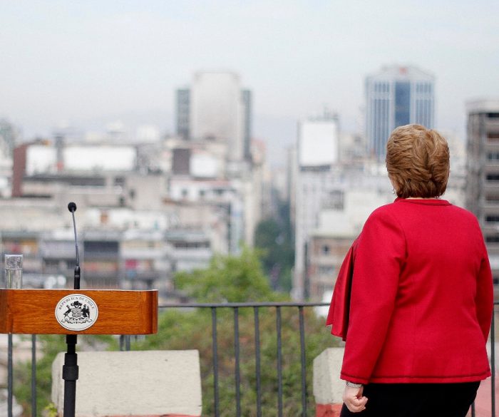 Columnista de The Wall Street Journal dice que estrategia de Bachelet es empobrecer a inversionistas «para que la inequidad caiga»
