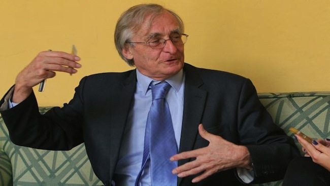 Economista Robert Boyer: «Se puede complementar crecimiento con menor desigualdad»