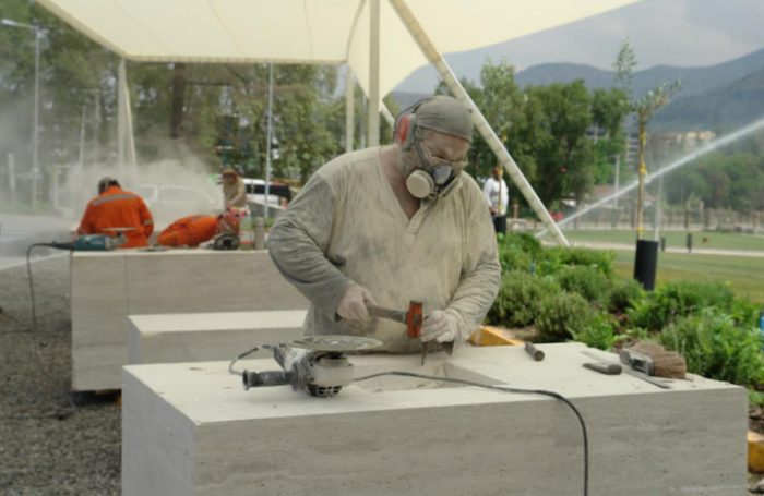 Artistas transforman cementerio en un parque de esculturas