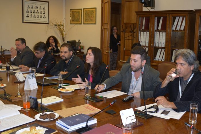 Diputados se comprometen a reformular artículo que permite el no pago de horas extras a trabajadores de la comunicación