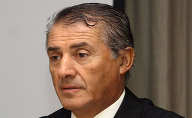 Julio Ponce mueve piezas en su equipo legal: Raimundo Labarca ya no lo representará