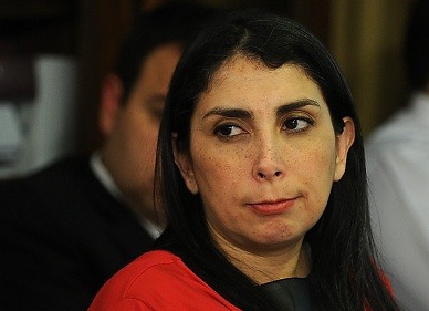 Karla Rubilar dice que no comparte «la forma y fondo» de las críticas de Matthei a Bachelet