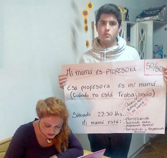 «Quiero más tiempo con mi mamá»: la campaña de un joven para viralizar la demanda del 50/50 de los profesores