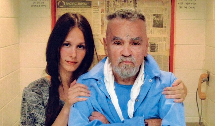 Charles Manson obtiene permiso para casarse con joven de 26 años