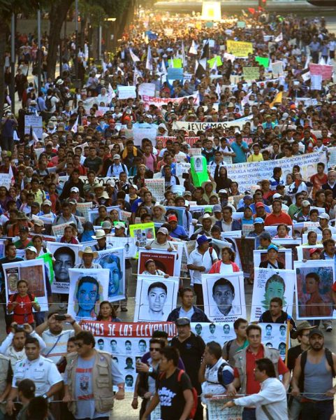 Mexicanos se unen en grito por los 43 estudiantes desaparecidos de Ayotzinapa