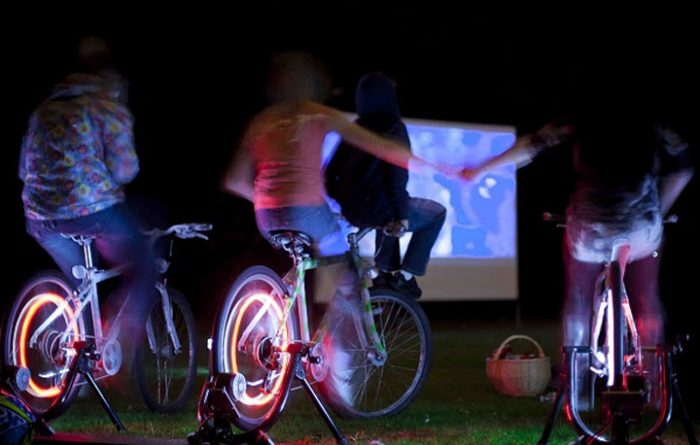 Efecto pedal: Harán inéditas funciones de cine con espectadores generando energía en bicicletas